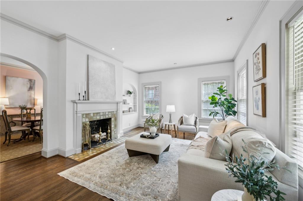 962 Plymouth Road NE