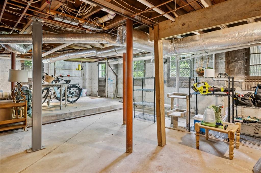 962 Plymouth Road NE