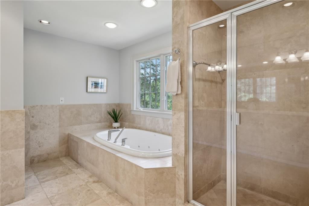 962 Plymouth Road NE