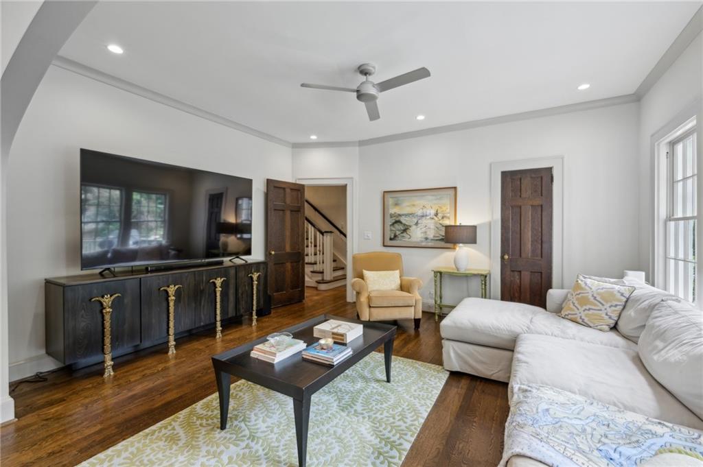 962 Plymouth Road NE