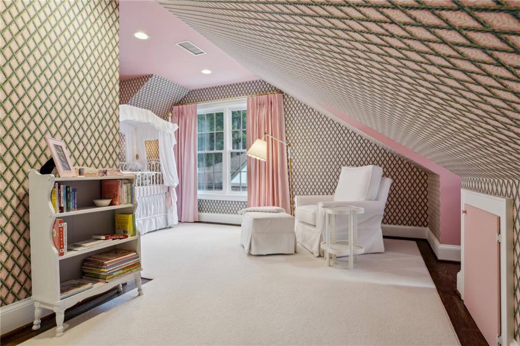 962 Plymouth Road NE