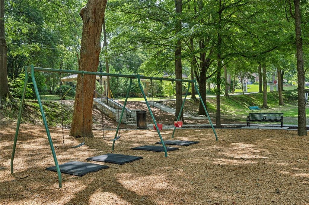 962 Plymouth Road NE