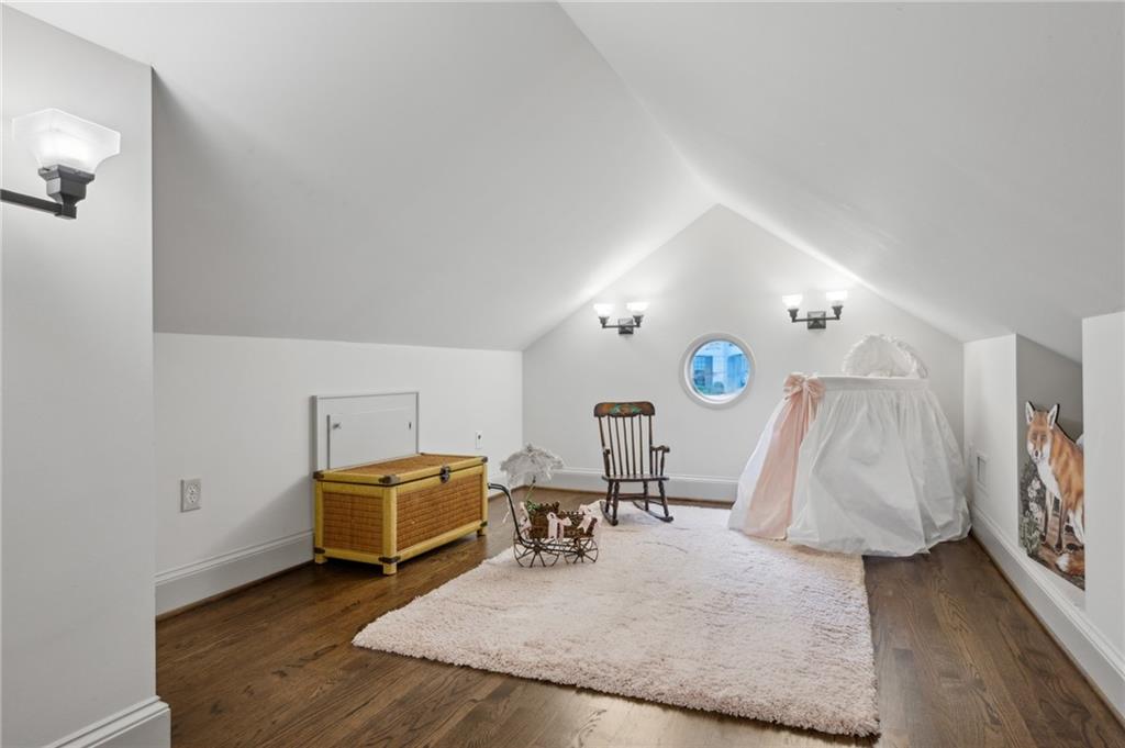 962 Plymouth Road NE