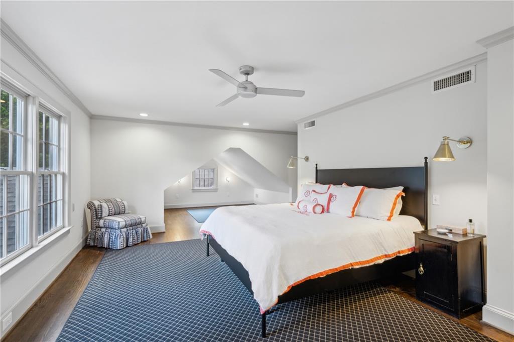 962 Plymouth Road NE