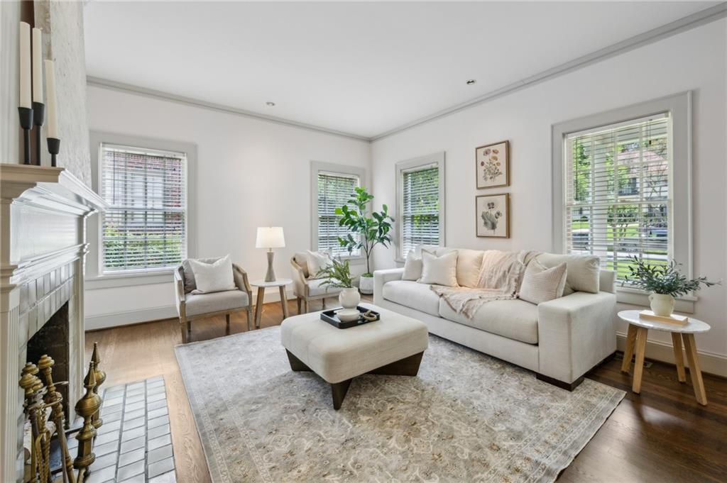 962 Plymouth Road NE