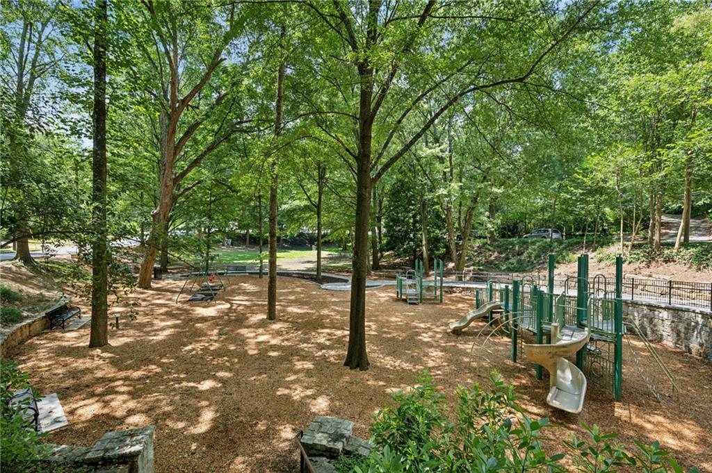 962 Plymouth Road NE