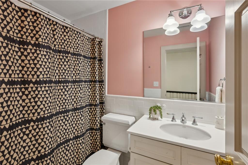 962 Plymouth Road NE