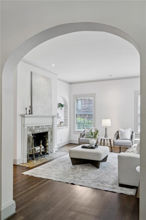 962 Plymouth Road NE