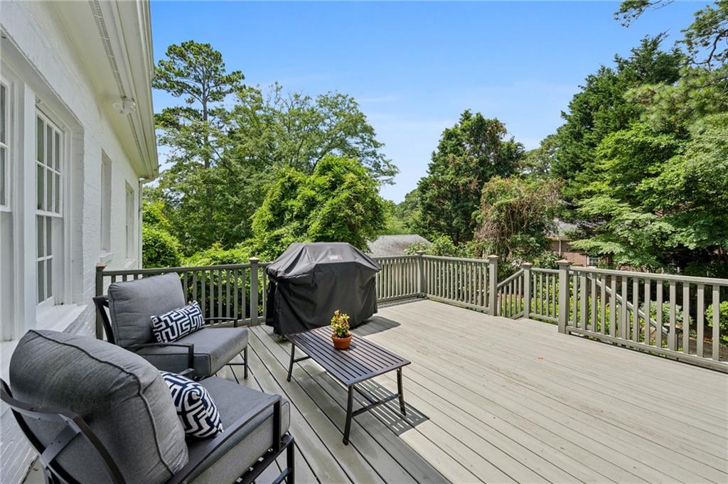 962 Plymouth Road NE