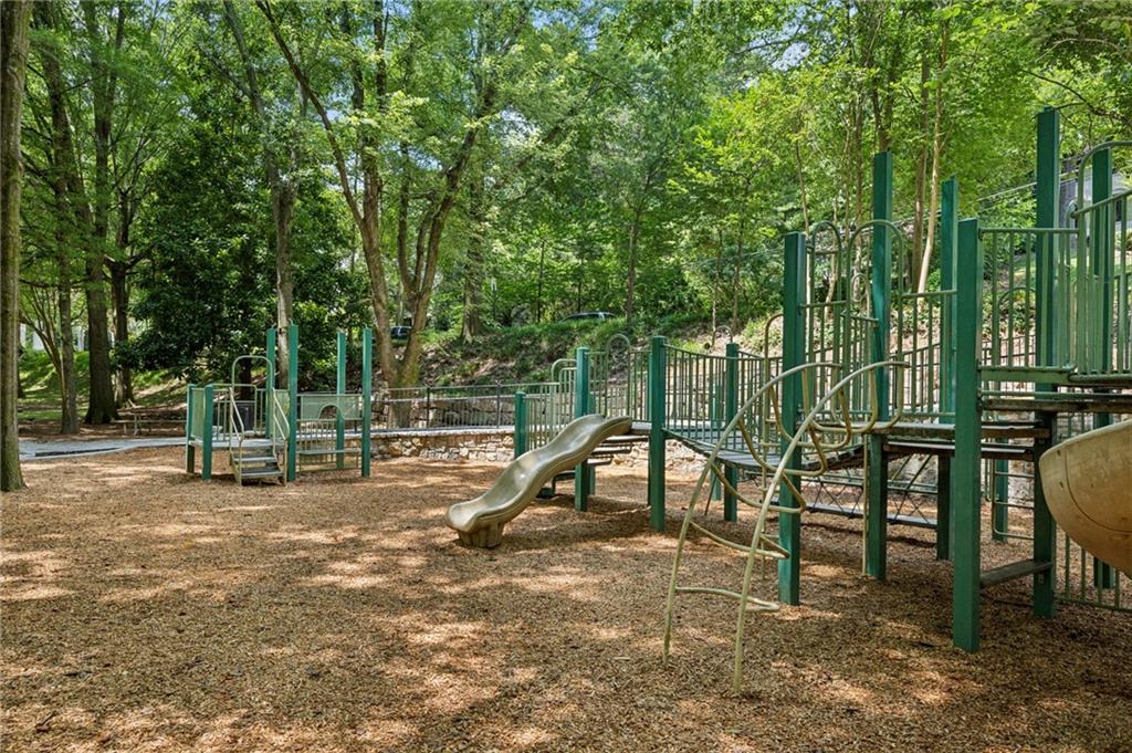 962 Plymouth Road NE