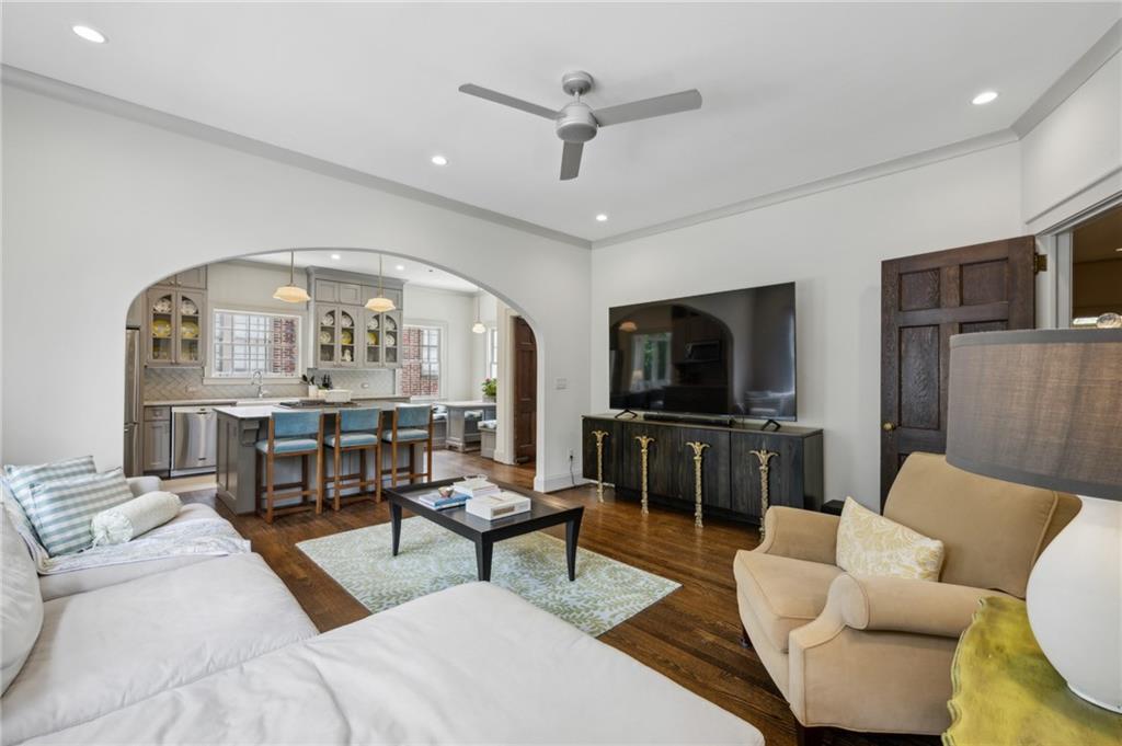 962 Plymouth Road NE