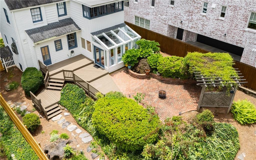 262 Peachtree Way NE