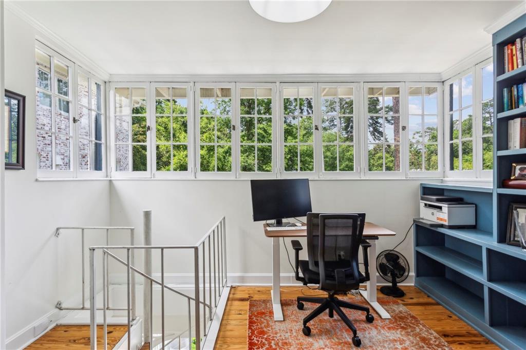 262 Peachtree Way NE