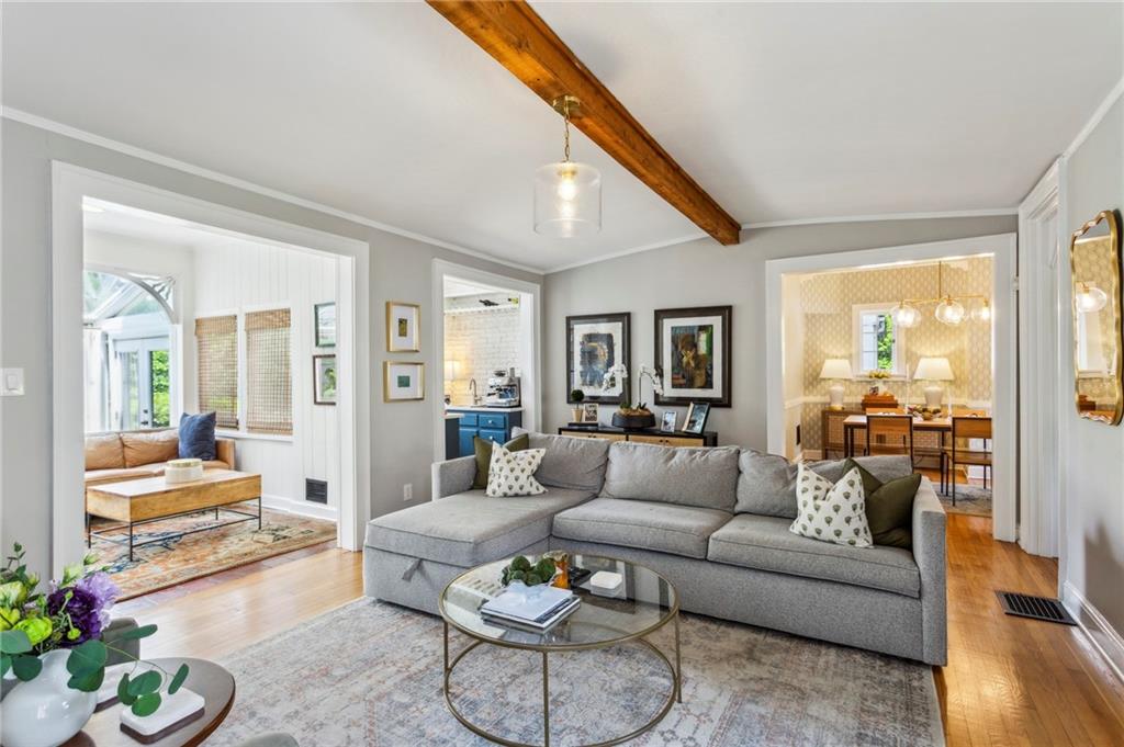 262 Peachtree Way NE