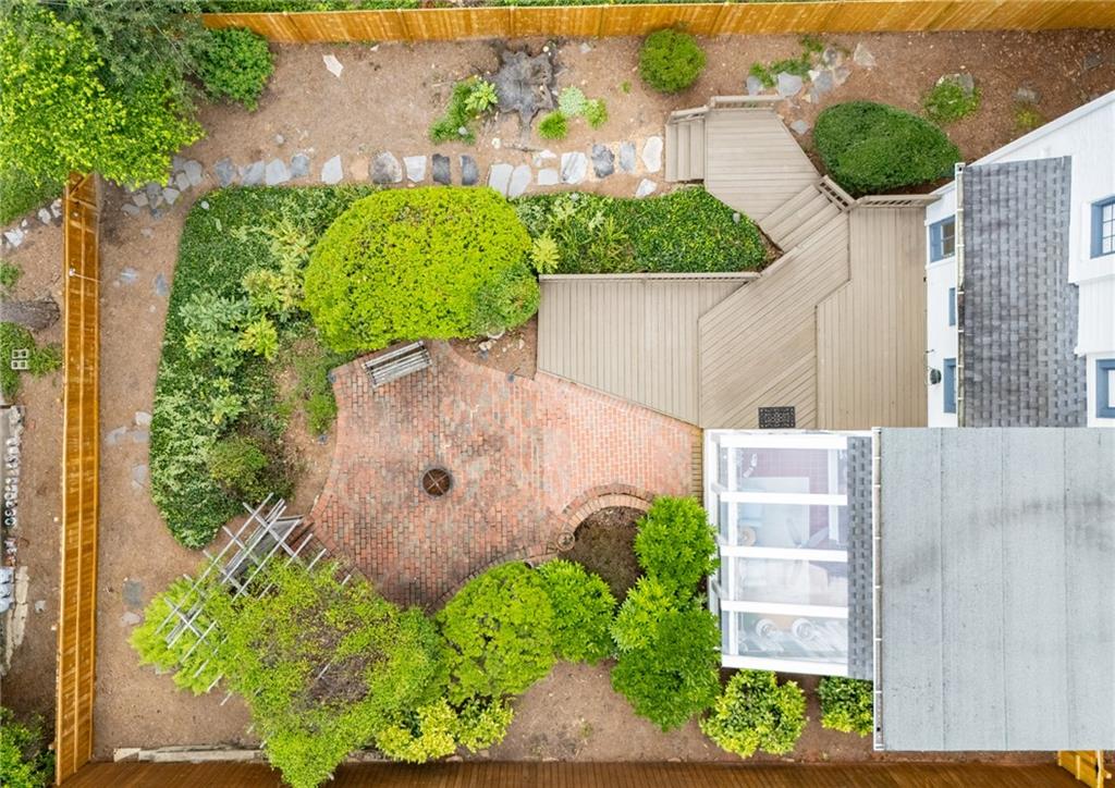 262 Peachtree Way NE