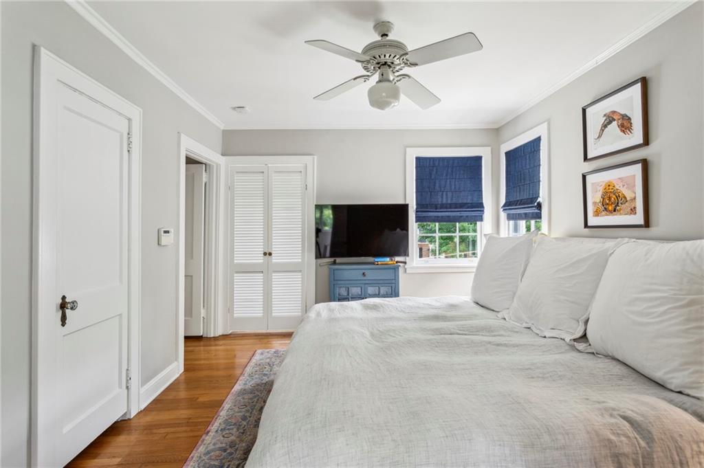 262 Peachtree Way NE