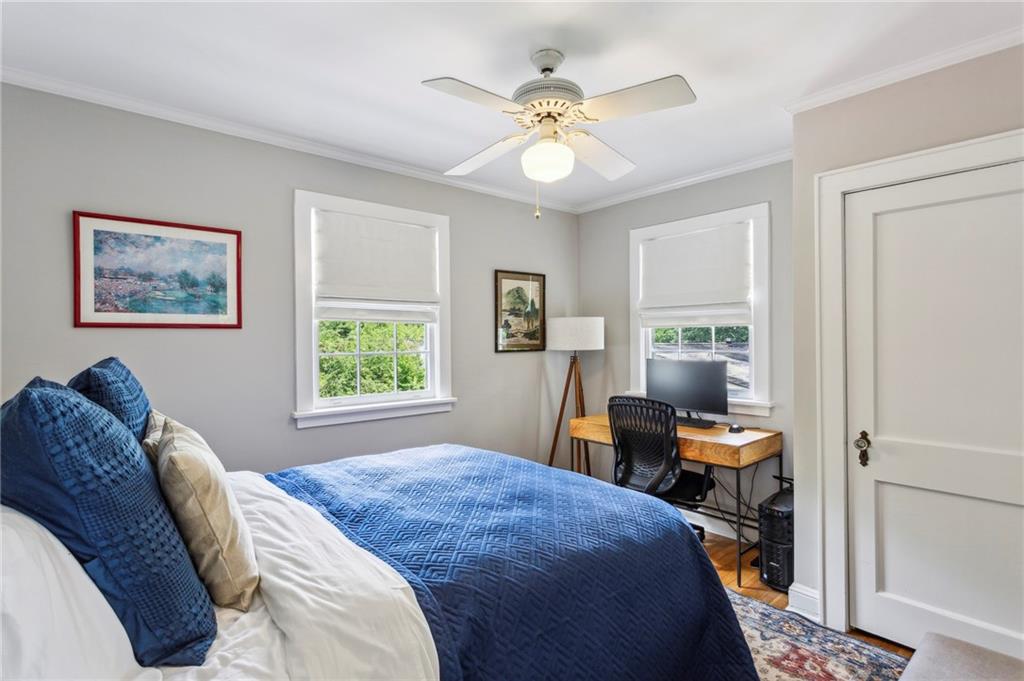 262 Peachtree Way NE