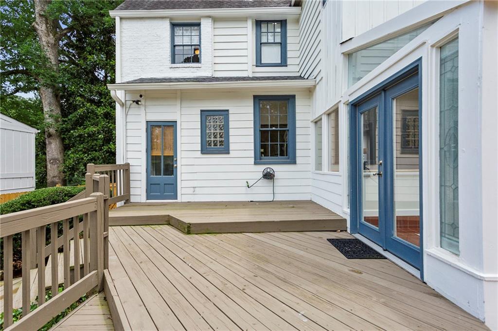 262 Peachtree Way NE