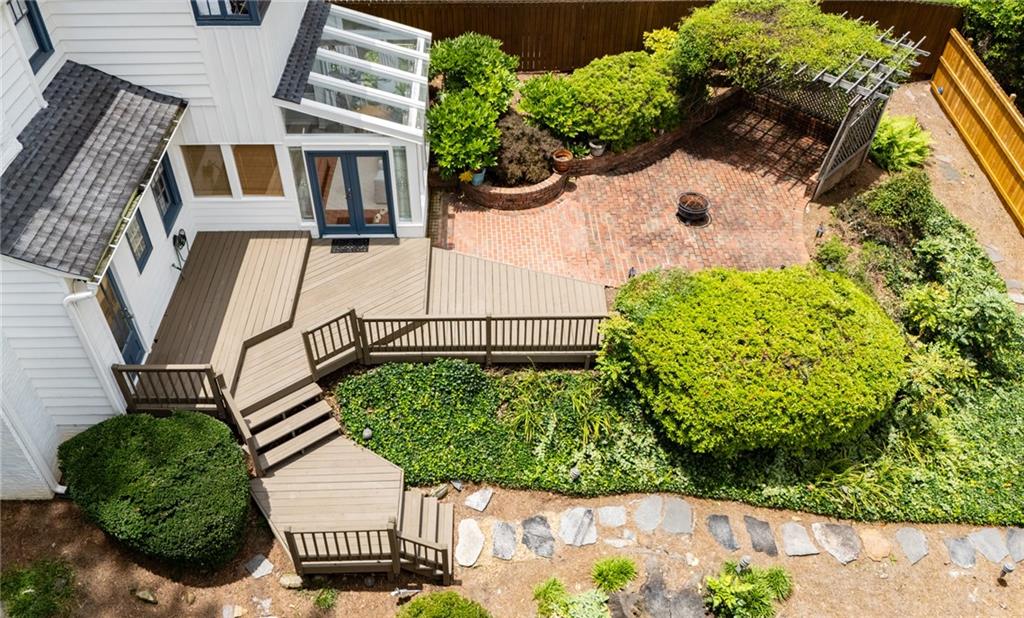 262 Peachtree Way NE