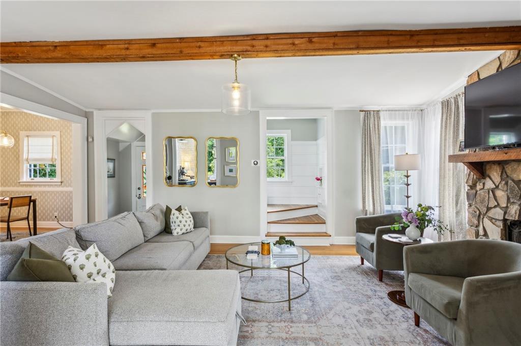 262 Peachtree Way NE