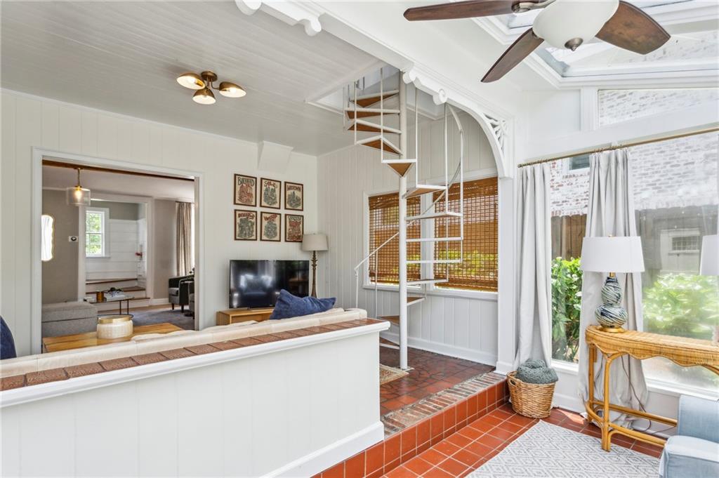 262 Peachtree Way NE