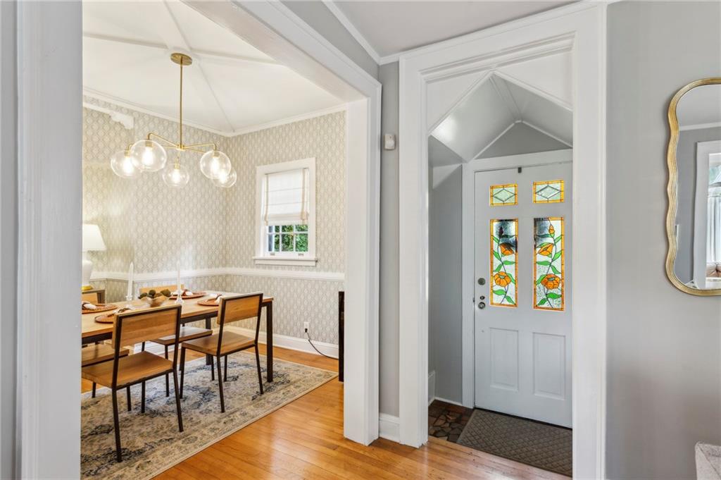 262 Peachtree Way NE