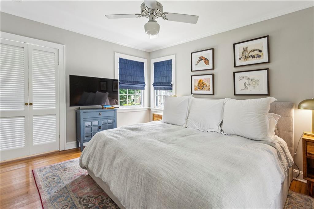 262 Peachtree Way NE