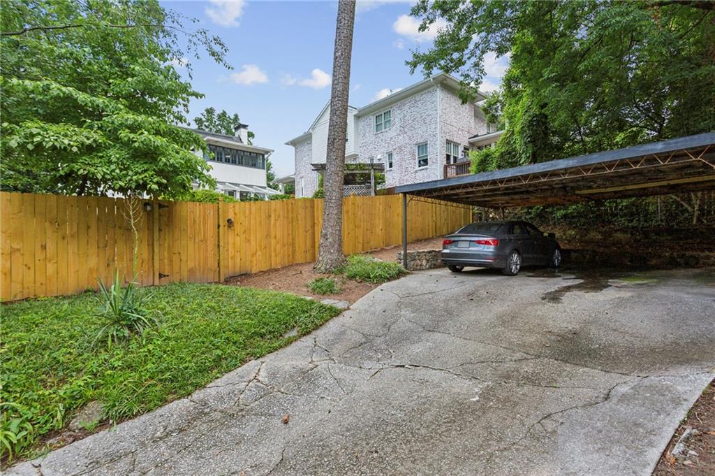 262 Peachtree Way NE