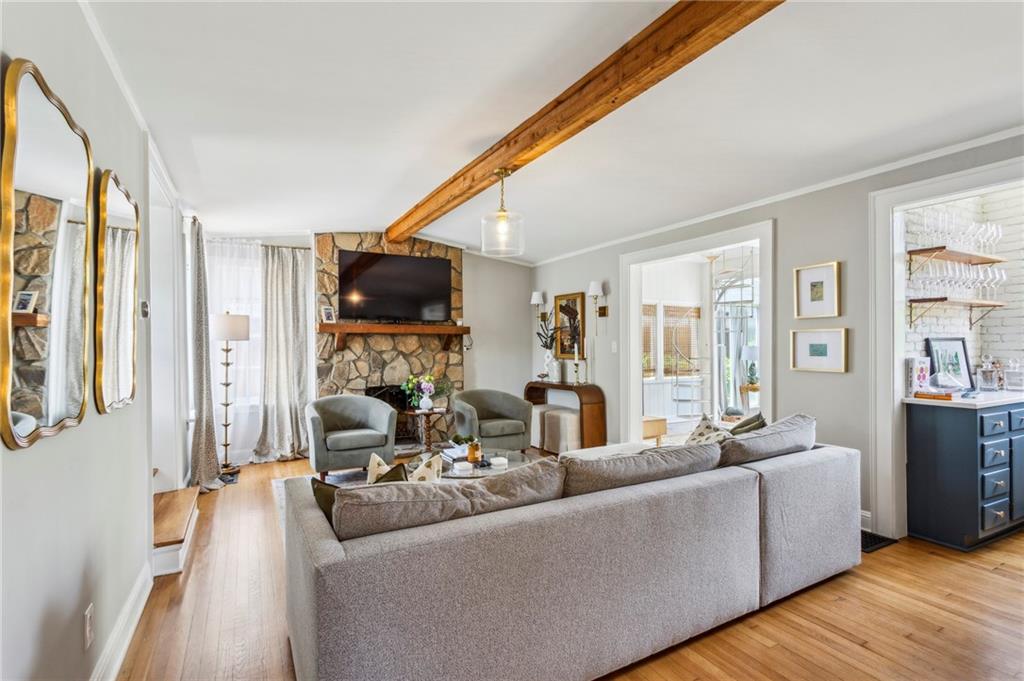 262 Peachtree Way NE