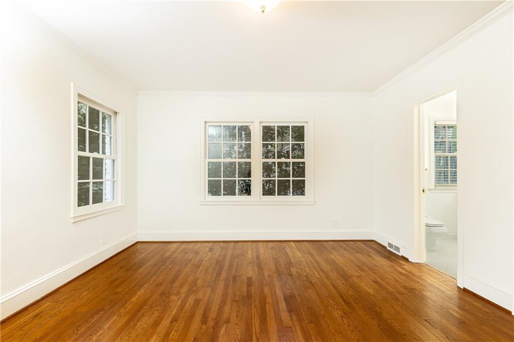 23 Wakefield Drive NE