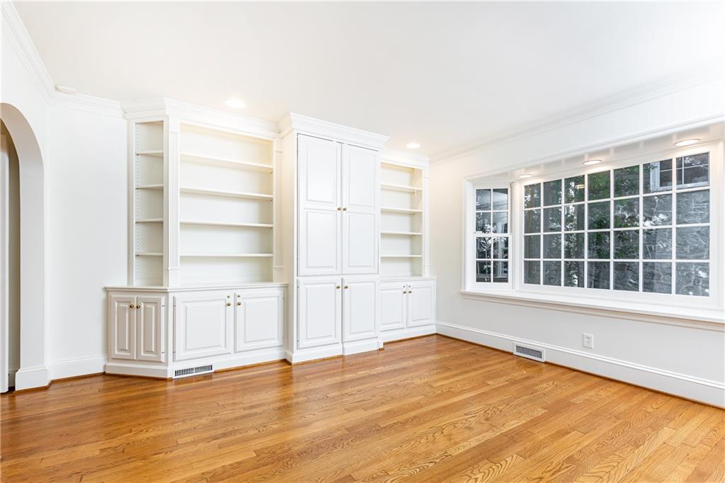 23 Wakefield Drive NE