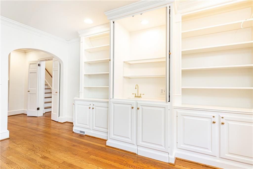 23 Wakefield Drive NE