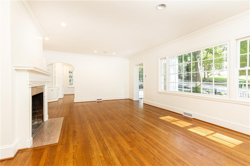 23 Wakefield Drive NE