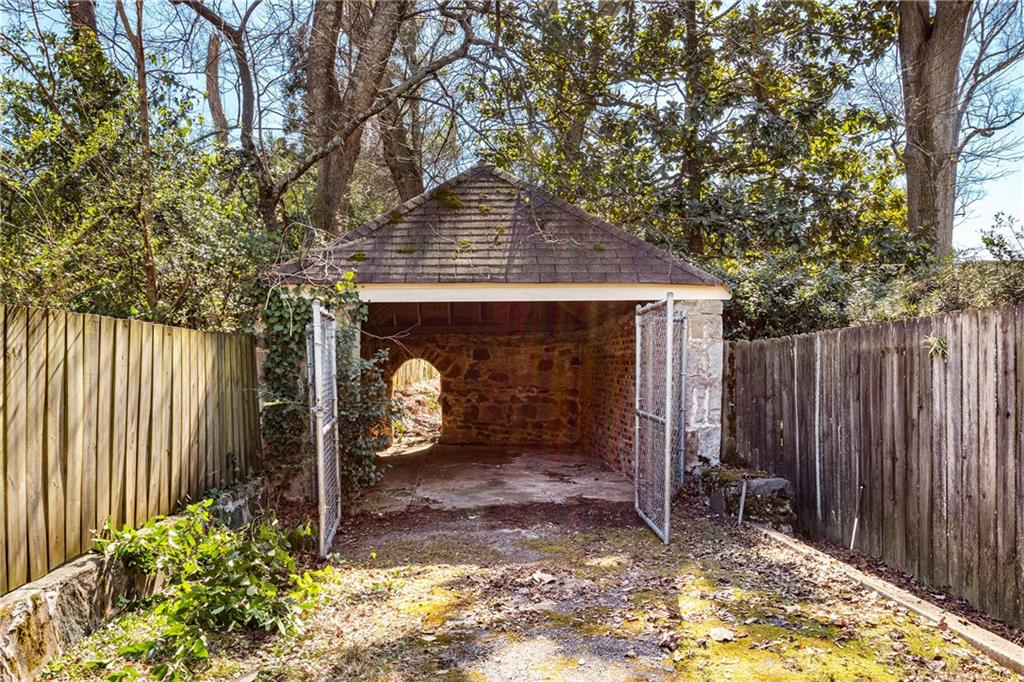 490 Rock Springs Road NE