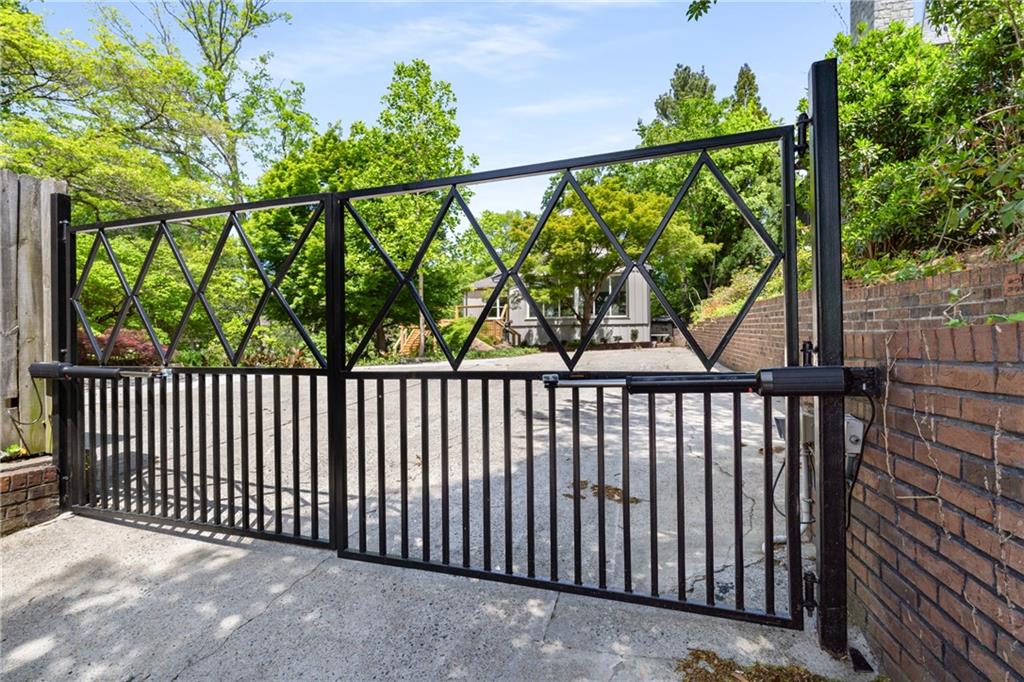 490 Rock Springs Road NE