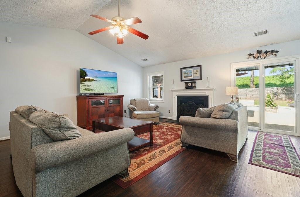 912 River Rock Drive