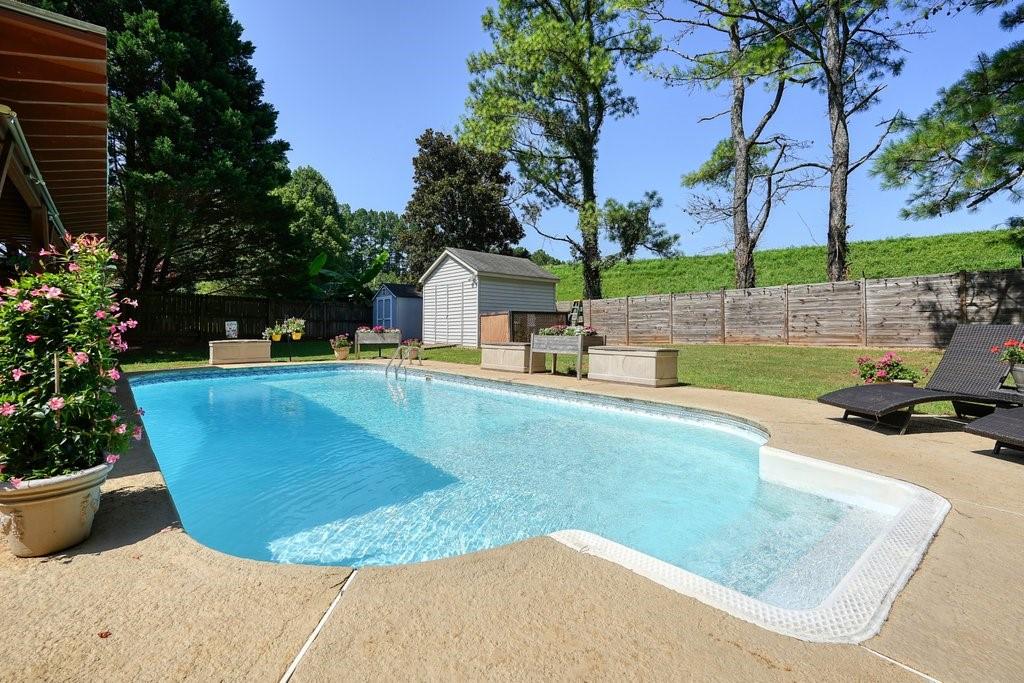 912 River Rock Drive