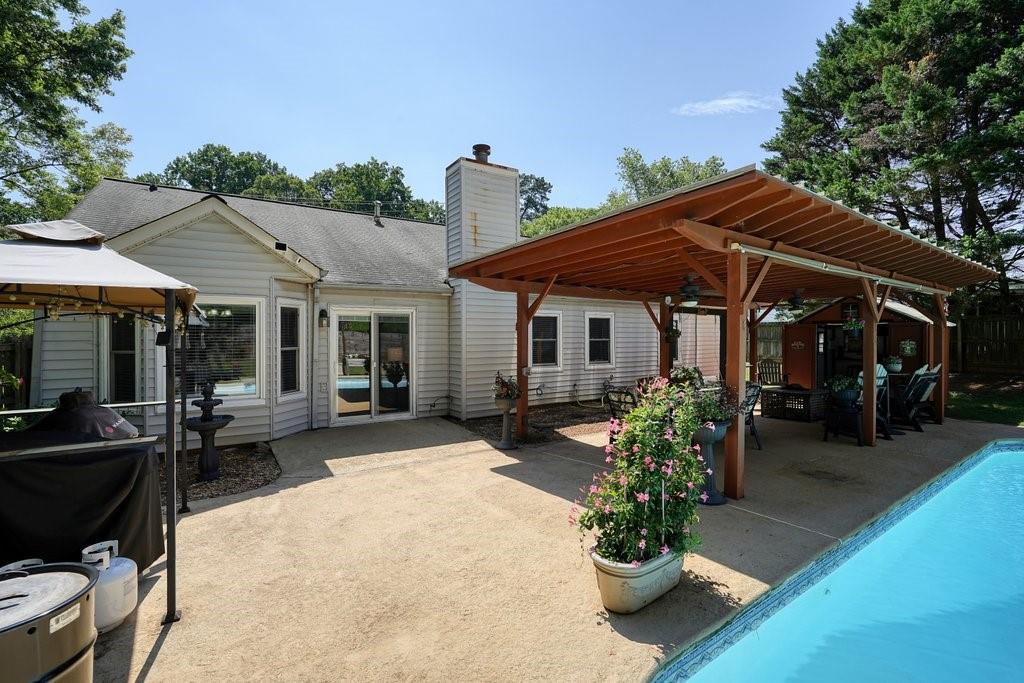 912 River Rock Drive