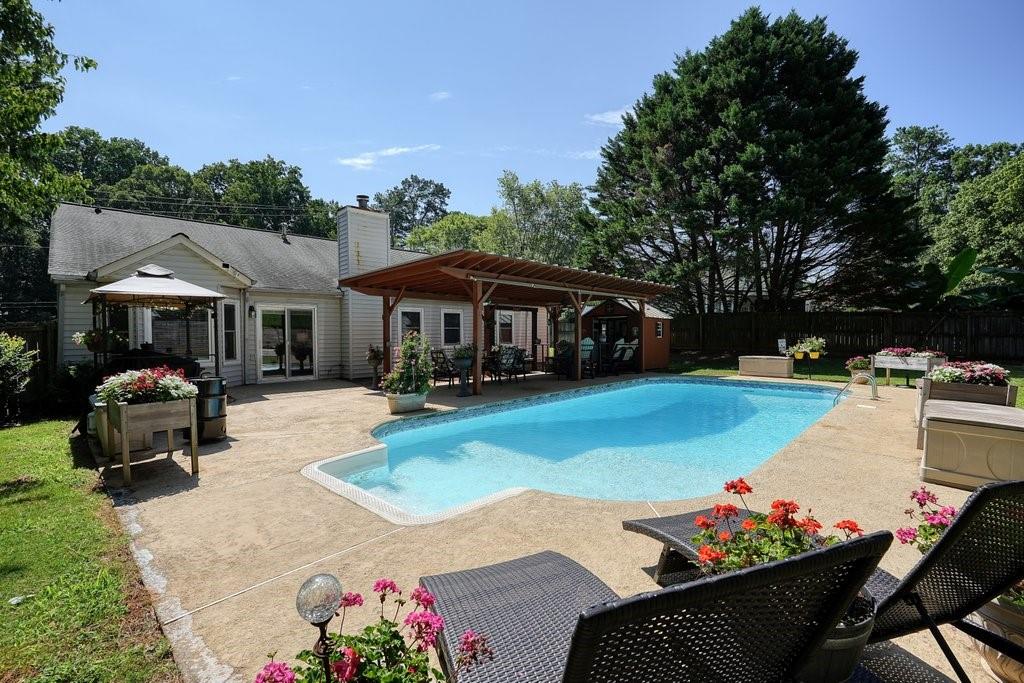 912 River Rock Drive