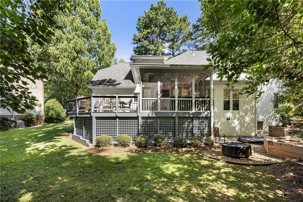 215 Lake Pines Pointe