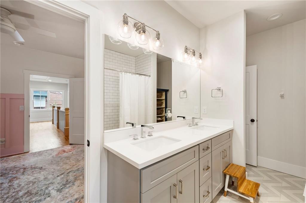 790 Highland Terrace NE