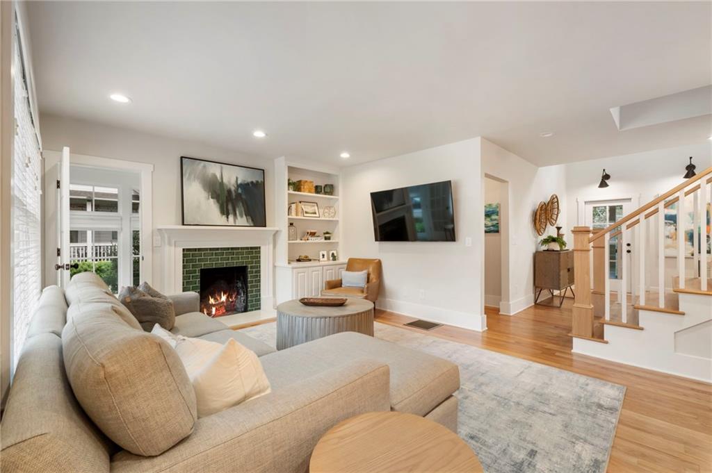 790 Highland Terrace NE