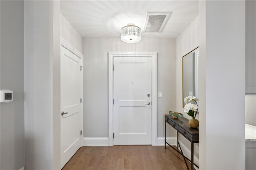 2795 Peachtree Road NE Unit 906