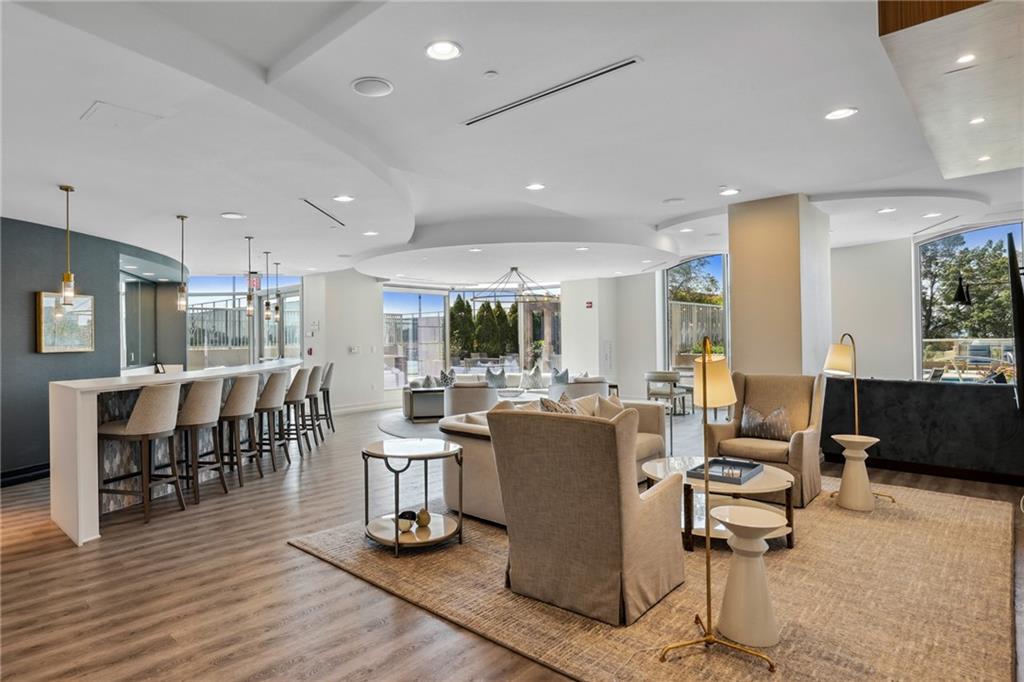 2795 Peachtree Road NE Unit 906