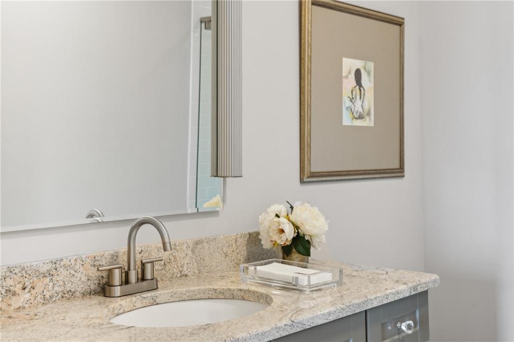 2795 Peachtree Road NE Unit 906