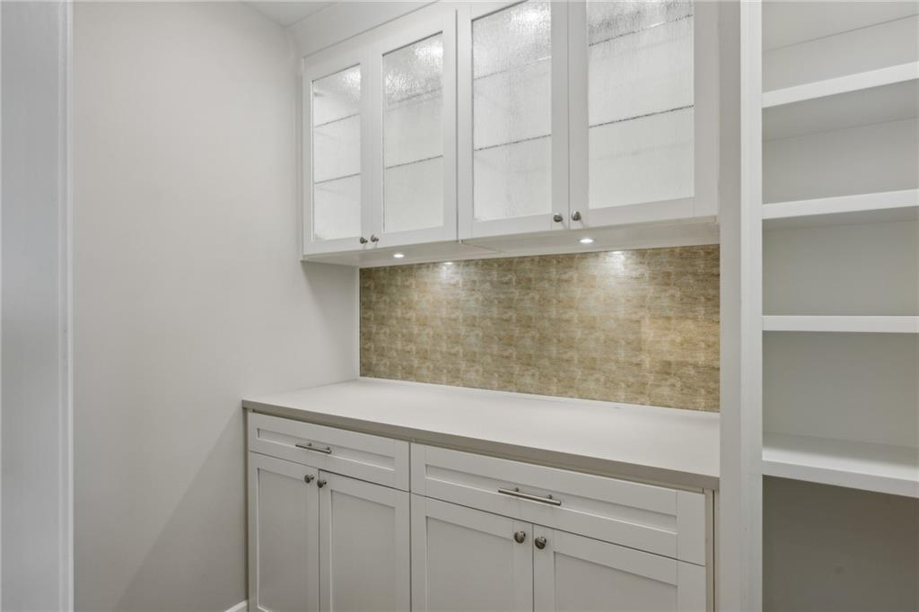 2795 Peachtree Road NE Unit 906