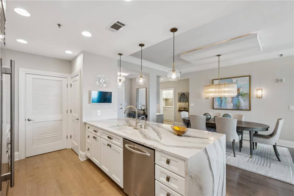 2795 Peachtree Road NE Unit 906