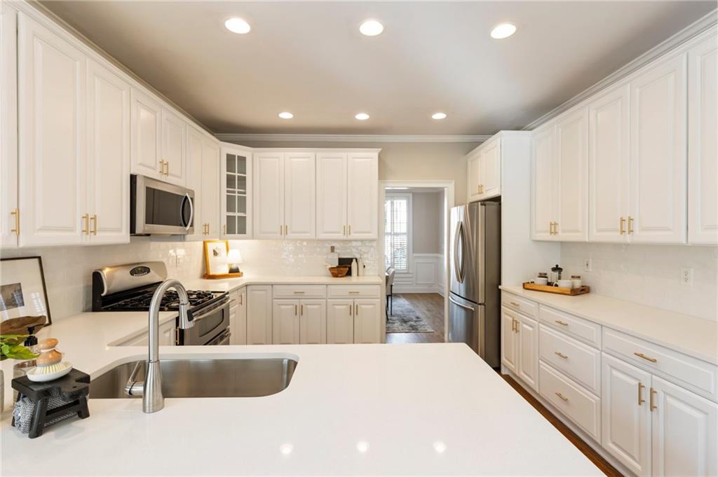 12892 Waterside Drive