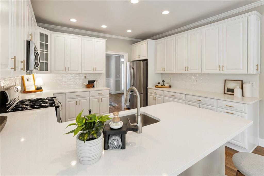 12892 Waterside Drive