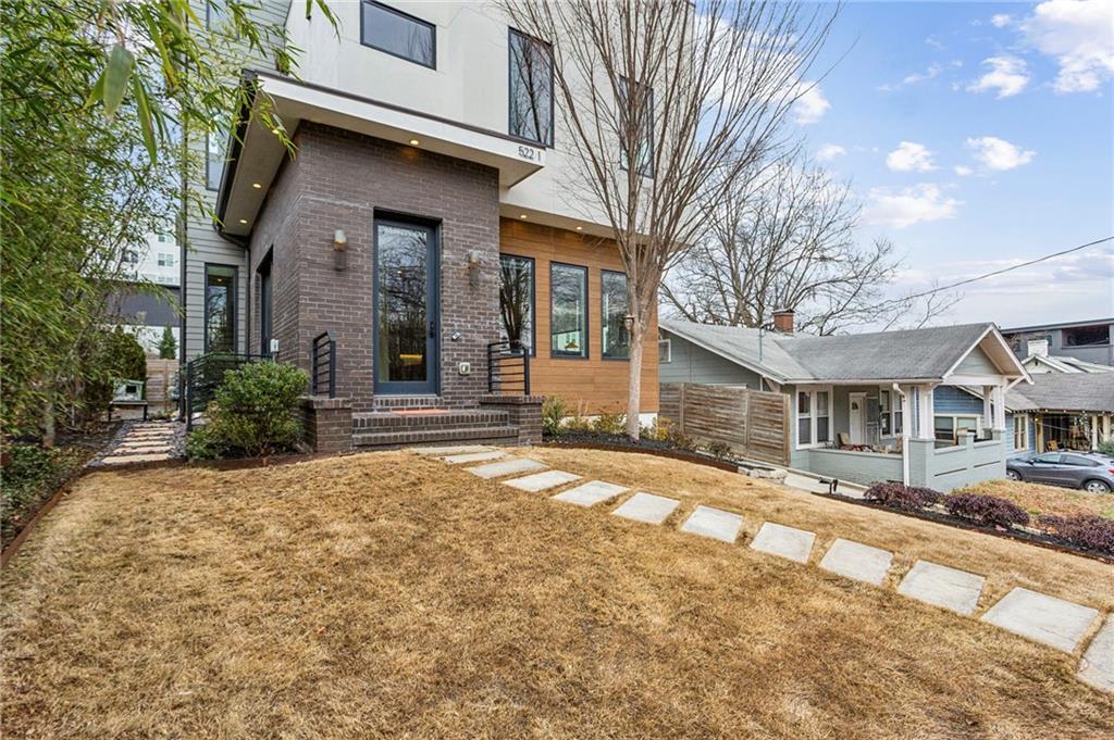 522 Boulevard Place NE Unit 1